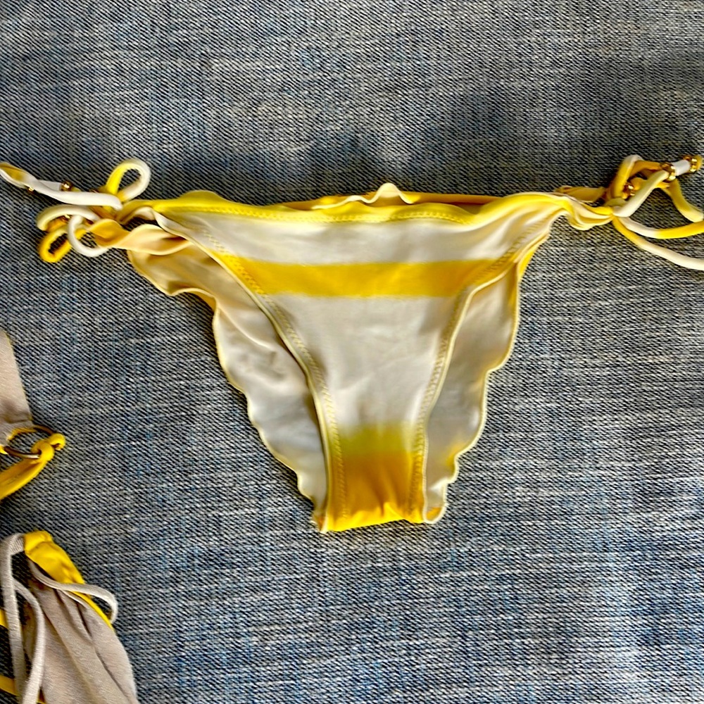 Vix bikini bottoms with a rouged back size Medium